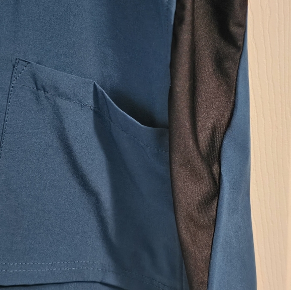 Scrub set - Picture 5 of 8